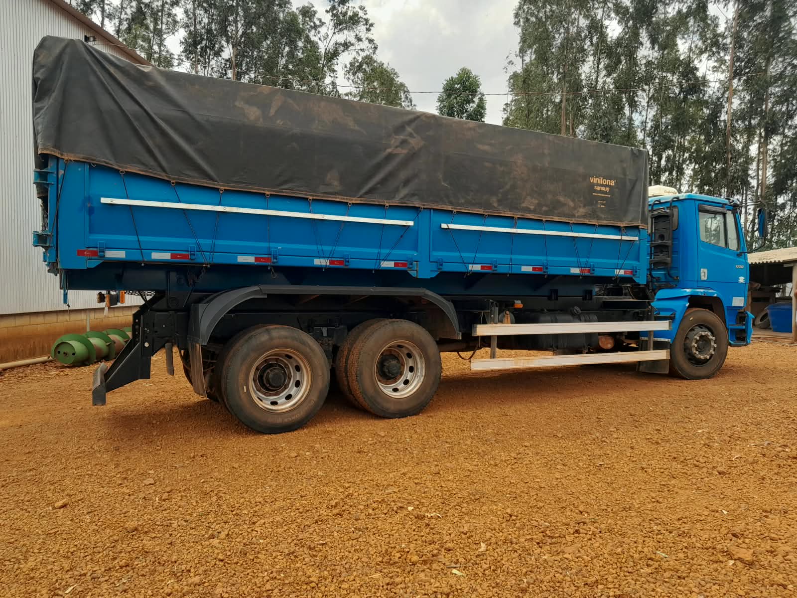 Mercedes-Benz 1720 2001/2001, foto 8 de 12