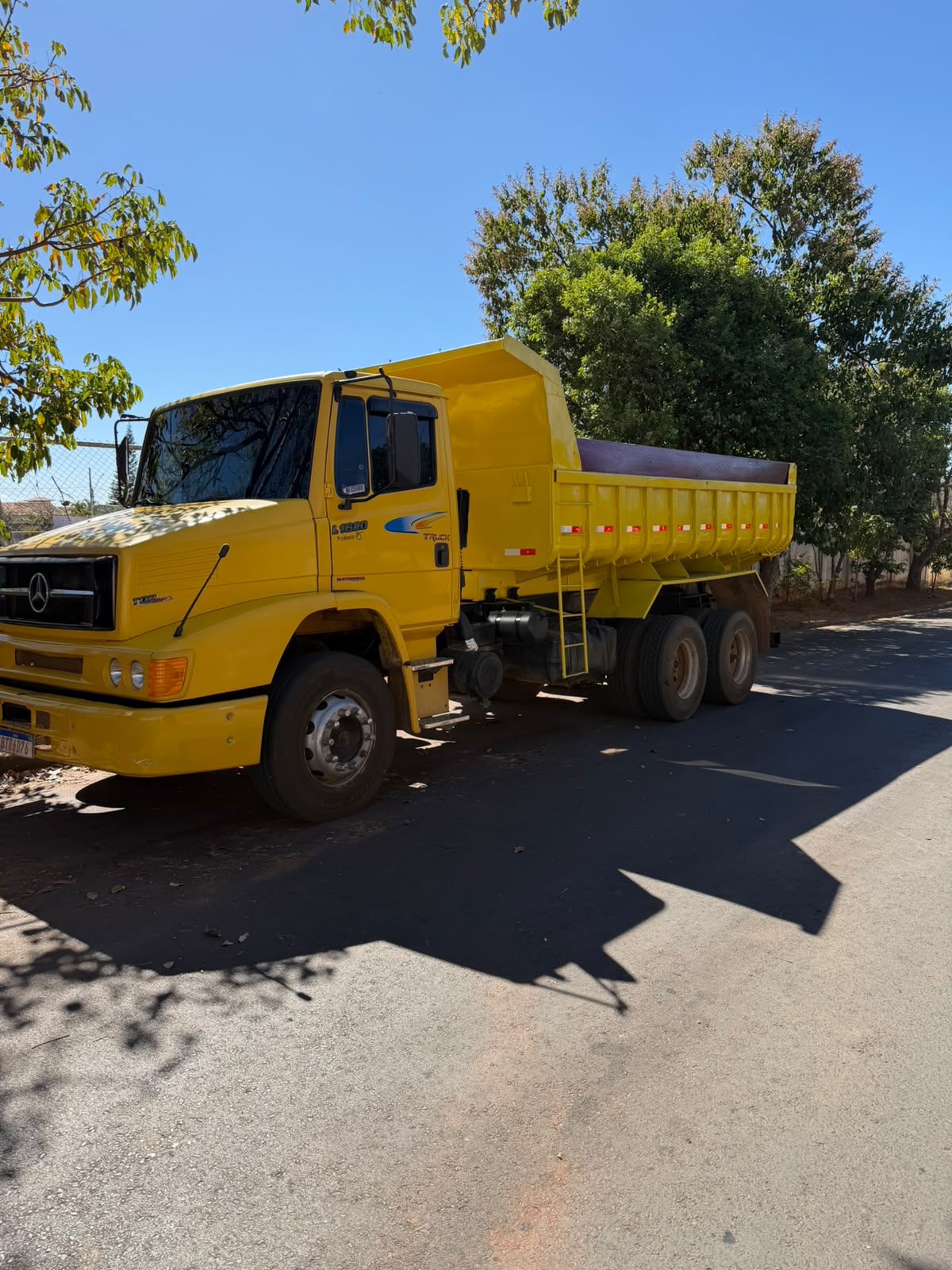 Mercedes-Benz 1620 1999/1999, foto 1 de 4