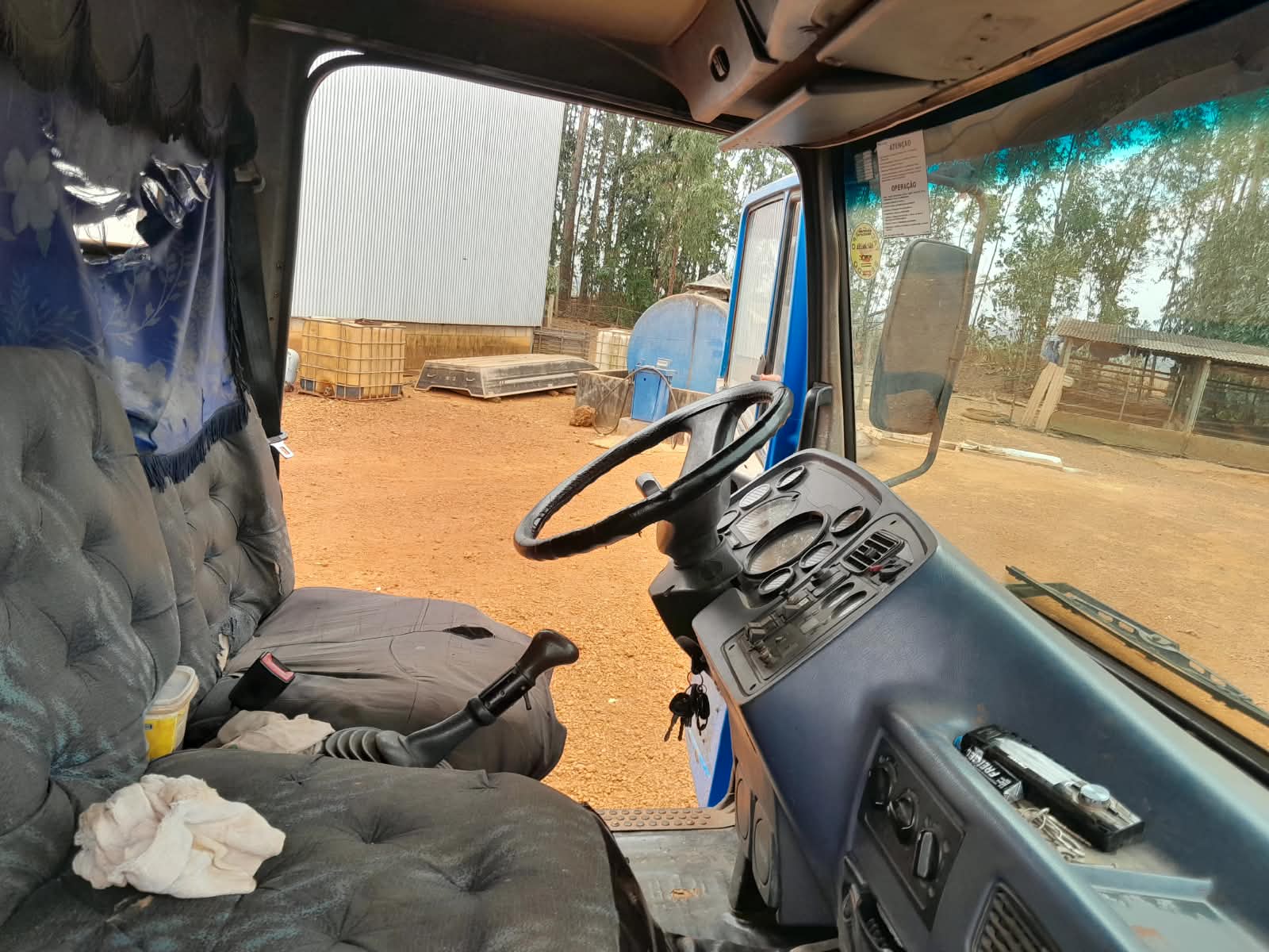 Mercedes-Benz 1720 2001/2001, foto 12 de 12