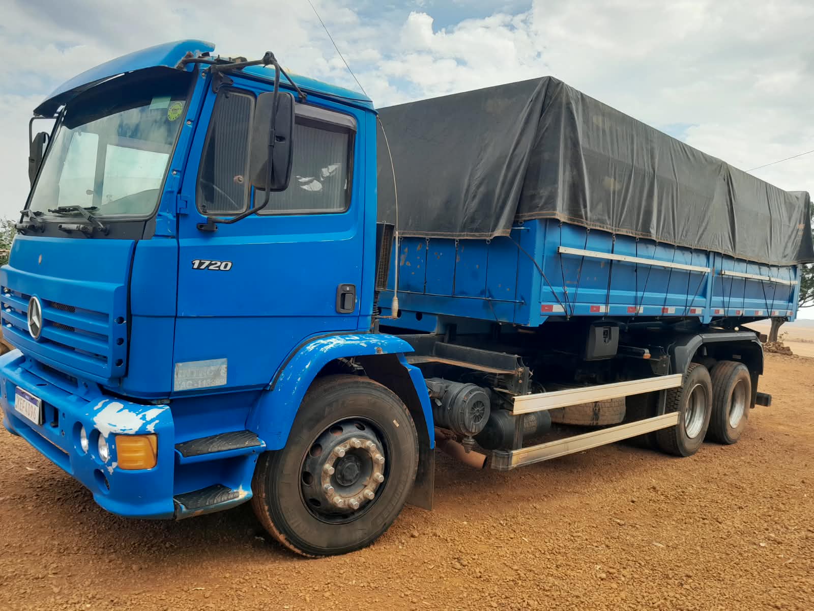 Mercedes-Benz 1720 2001/2001, foto 3 de 12