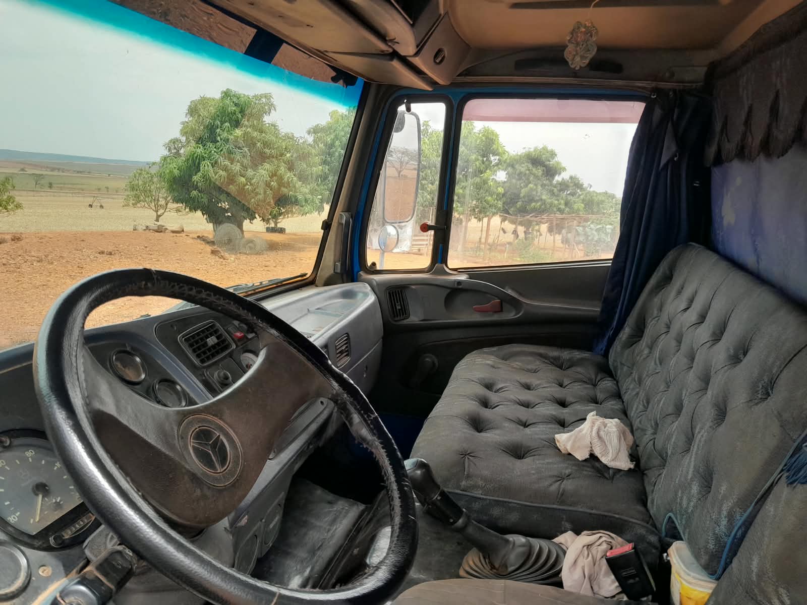 Mercedes-Benz 1720 2001/2001, foto 10 de 12
